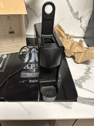 Cafetera Nespresso Negra