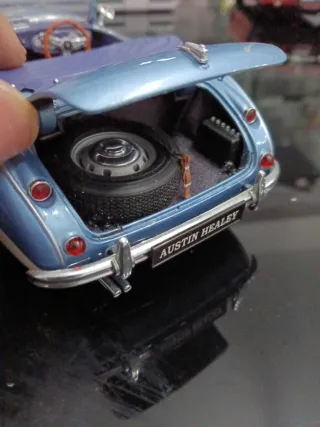 Kyosho 1/18 Austin Healey