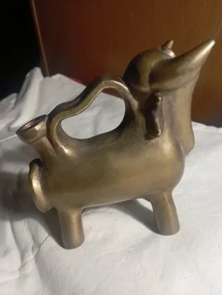 Toro de bronce macizo de Cuenca,admito ofertas
