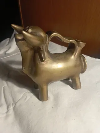 Toro de bronce macizo de Cuenca,admito ofertas