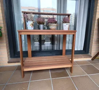 Banco de madera para macetas