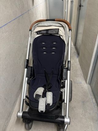 Carro de paseo Mutsy con plástico de lluvia