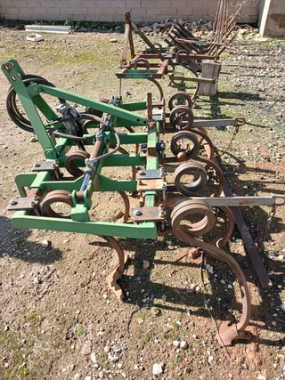 Arados de viña con hidráulicos