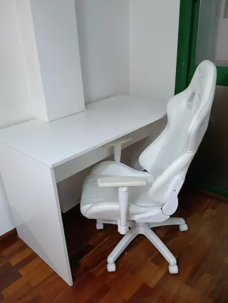 Mesa escritorio blanca a medida + silla gaming