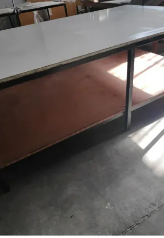 Mesa de trabajo con estante 2.50 x 1.60