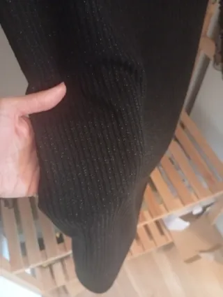 Vestito corto aderente con maniche a pois