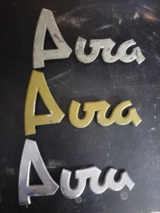 Lote de tres Anagramas Camión AVIA.