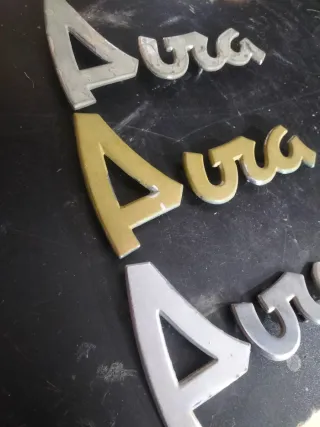 Lote de tres Anagramas Camión AVIA.