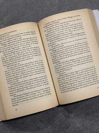 Libro Pálida como la Luna - Mary Higgins Clark