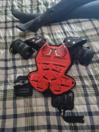 Casco Motocross Talla XS y peto a juego