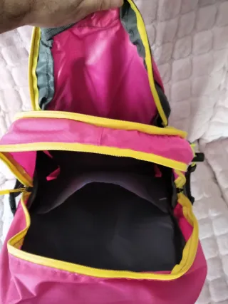 Mochila Técnica 35L Rosa y Amarilla