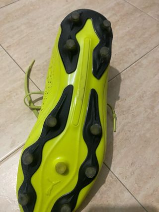 Botas de fútbol Puma amarillas