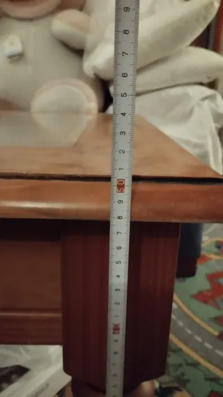 Mesa de centro de madera con cristal