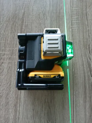 Láser DeWalt con Batería y Cargador