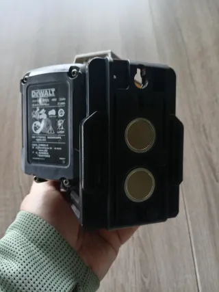 Láser DeWalt con Batería y Cargador
