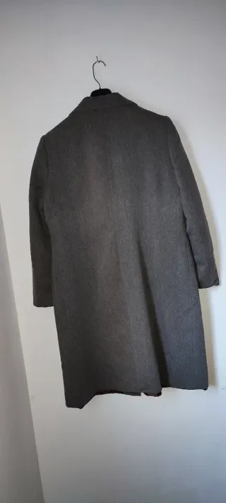 Abrigo gris elegante