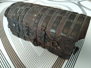 Arcón baúl antiguo miniatura joyero