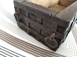 Arcón baúl antiguo miniatura joyero