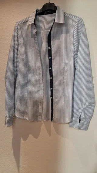 Camisa Botelli Rayas Azul y Blanco (mujer).
