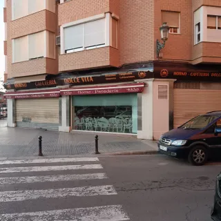 Negocio de cafeteria con bajo comercial