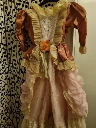 Costume da bambina nuovo