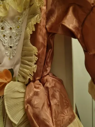 Costume da bambina nuovo