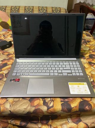 Portátil Asus Vivobook Go 14/15 (Con cargador)