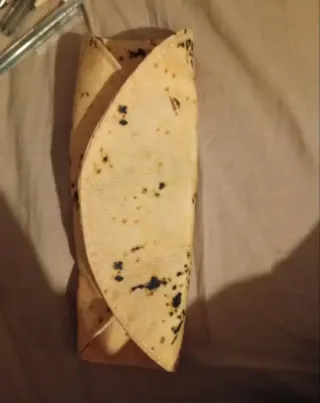 Astuccio porta penne vintage a forma di tortilla