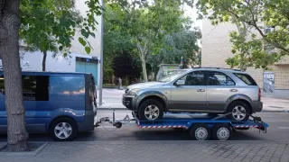 Grúa porta vehículos coches