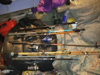 Lote de cañas de pesca. Negociable