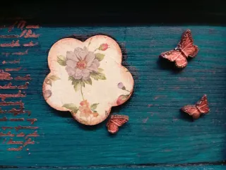 Caja de madera Shabby Chic decorada