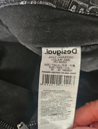 Pantalón vaquero Desigual negro