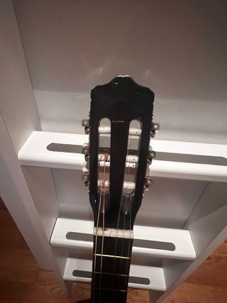 Chitarra classica rossa