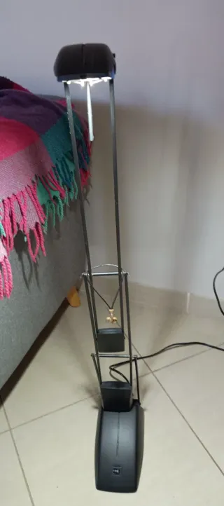 Lampada da tavolo design nero