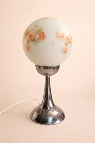 Candeeiro de mesa vintage com rosas