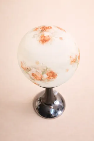 Candeeiro de mesa vintage com rosas