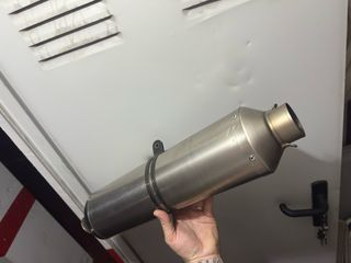 Silenciador Akrapovic Slip-On Yamaha R1 Titanio