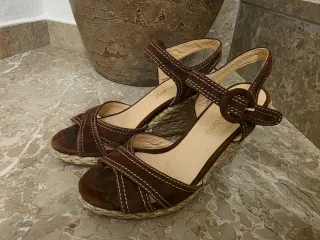 Cuñas Gloria Ortiz Marrones