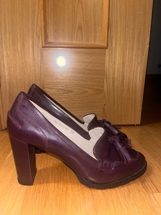 Zapatos de tacón de piel Gloria Ortiz burdeos