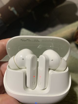 Auriculares inalámbricos blancos