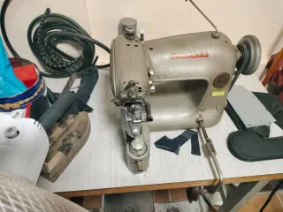 Máquina de coser Strobel