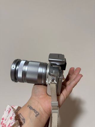 Olympus PEN E-PL8 Cámara Digital Plata