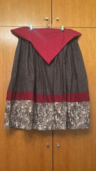 Neska / baserritar jantzia Traje de neska