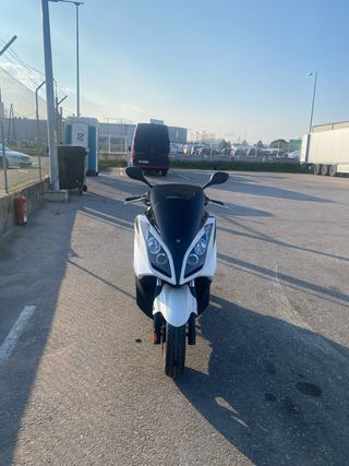 Kymco Super Dink 300 Blanca Con itv negociable !