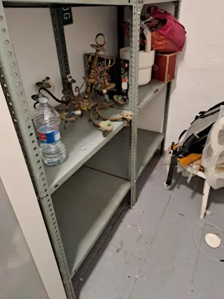 2 estanterias de Almacenaje Metálicas.