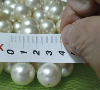 Perle sintetiche bianche traslucide