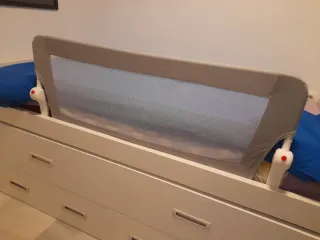 Barrera de seguridad para cama infantil