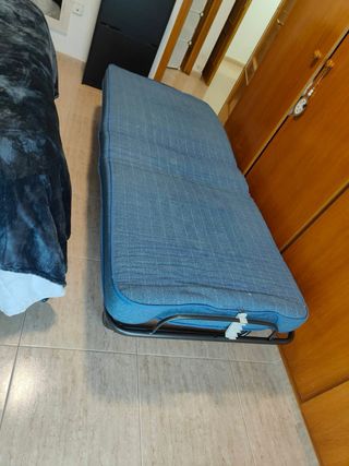 2 Letti pieghevoli seminuovi negoziabili