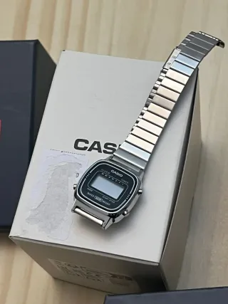 Reloj Timex T2H451  y Casio LA670WE