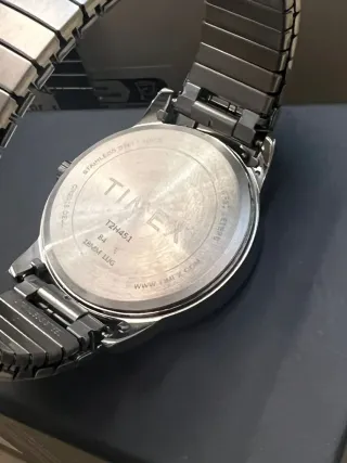 Reloj Timex T2H451  y Casio LA670WE